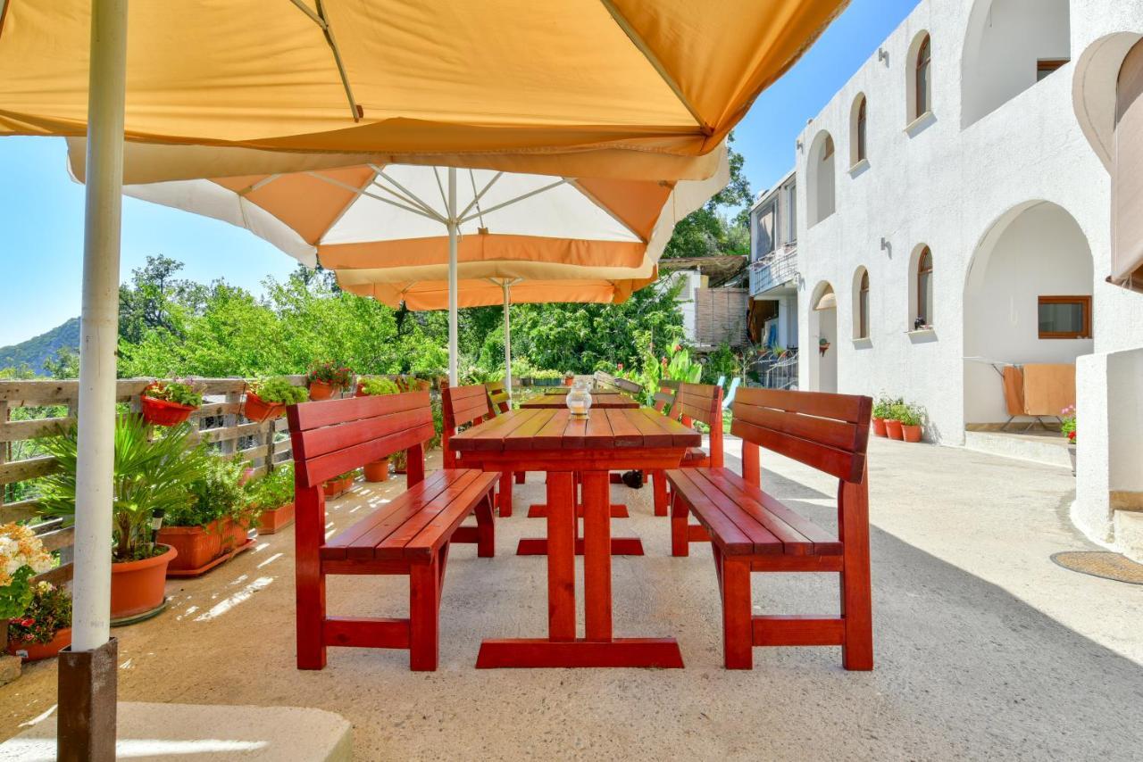 Pataki Studios Petrovac na moru Exterior foto